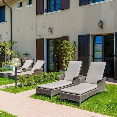 Casa Vecchio Mulino 1 Semesterbostad Peschiera del Garda